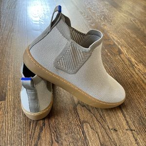 Like new Chelsea Rothy’s - limited edition color!